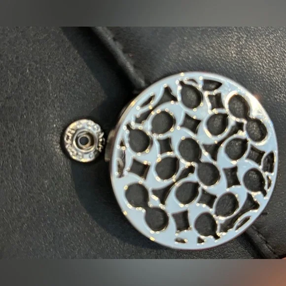 Coach Black Leather Bifold Wallet.. Not New.. only worn a few times.. - Picture 9 of 10